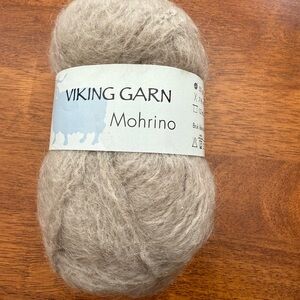 Viking Garn Mohrino Yarn in Gray